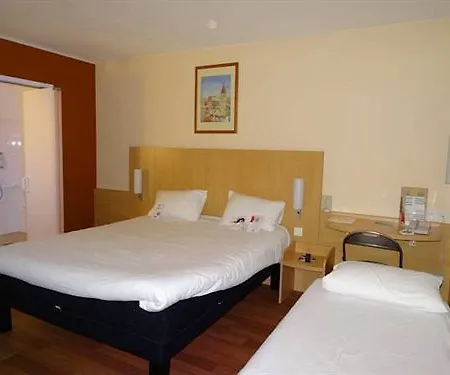 Ibis Lyon Sud Saint-louis Hotel 3*