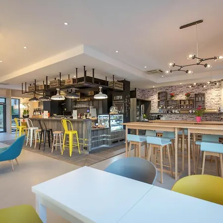 Ibis Lyon Sud Saint-louis 3*